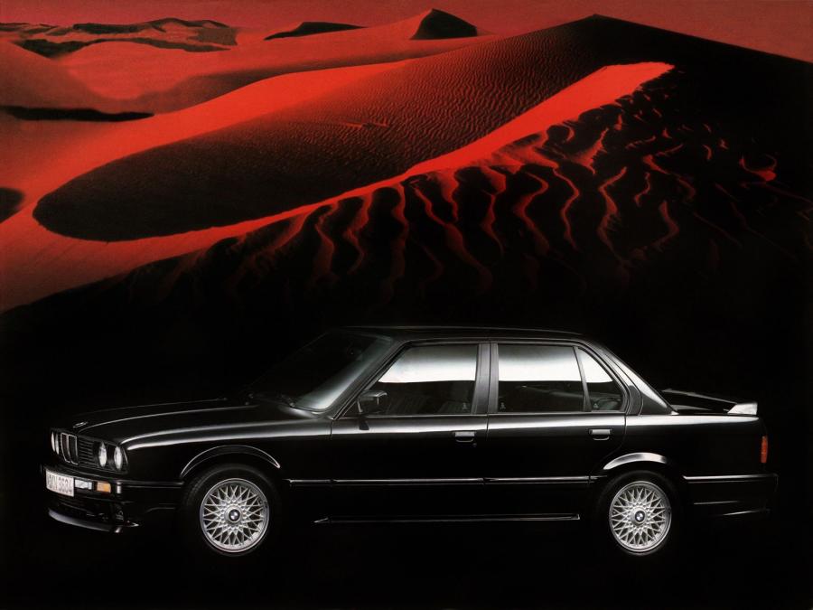  BMW 325i Sedan M-Technik 1989 года  (фото 3 из 3)